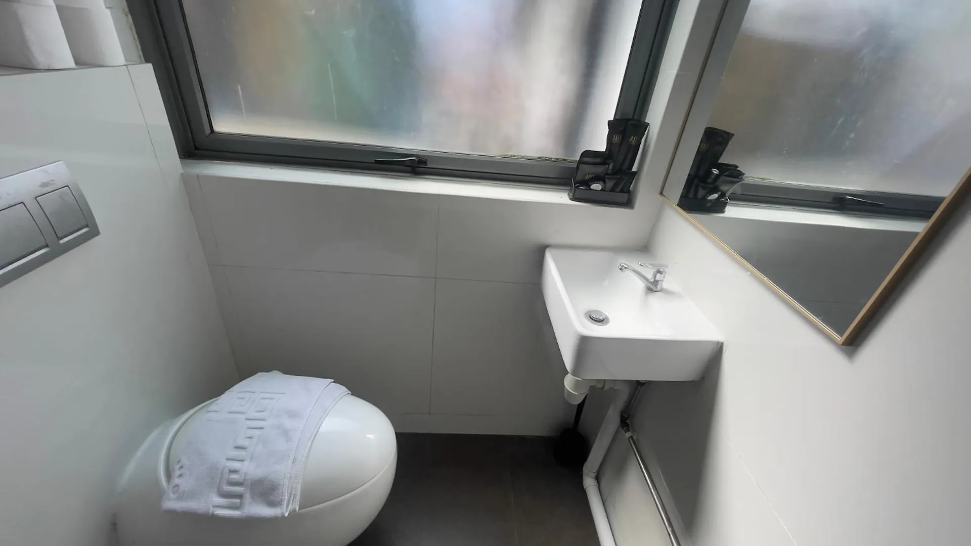 Jjh Serviced Apartments Near Serangoon Mrt Singapore