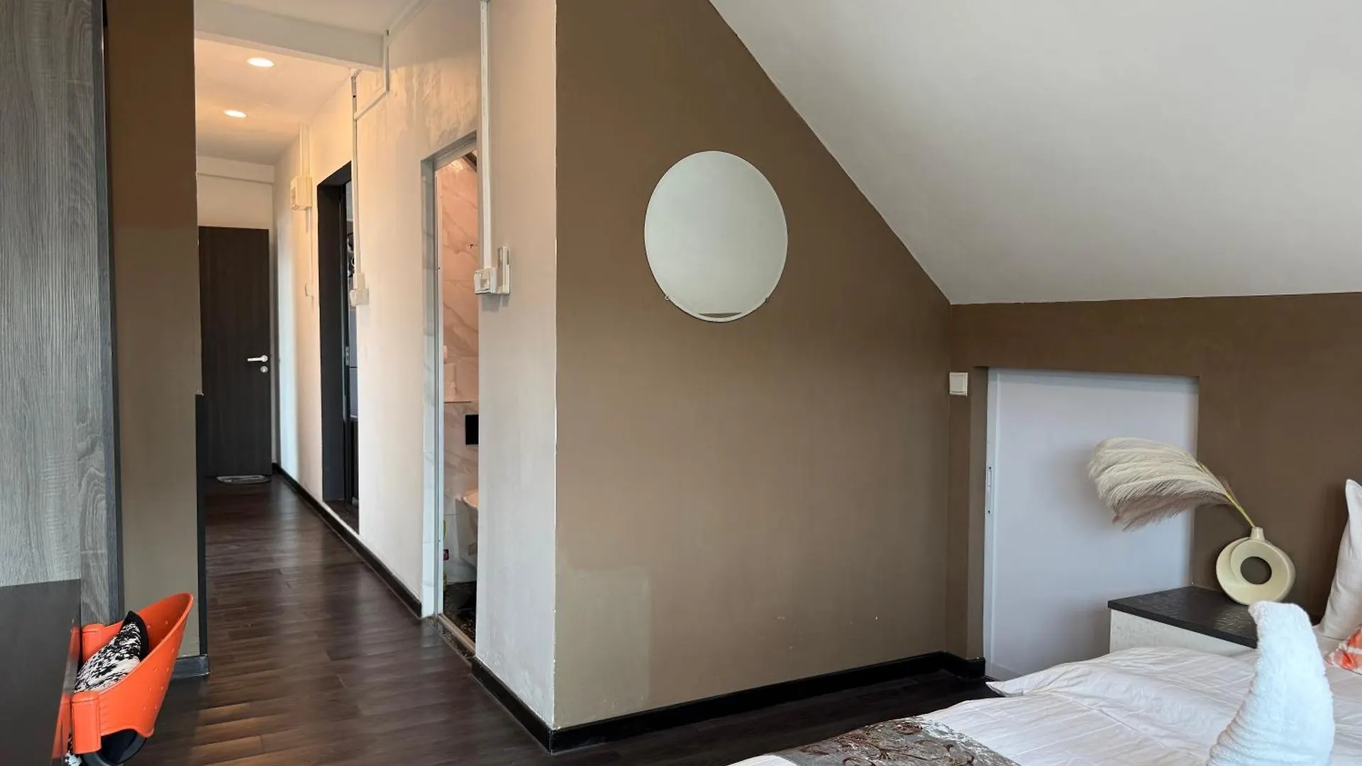 Aparthotel Jjh Serviced Apartments Near Serangoon Mrt Singapore
